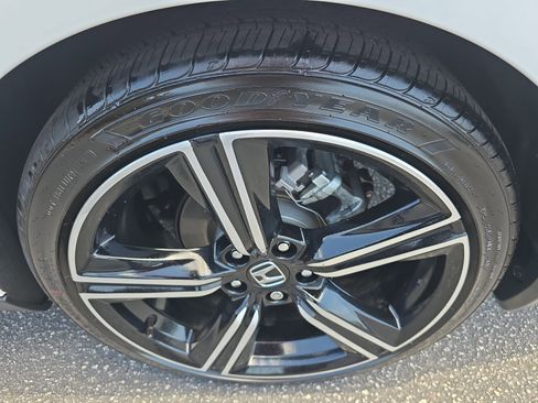 Used 2024 Honda Accord Sport image 32