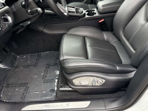 Used 2024 Porsche Macan S AWD/4WD image 21