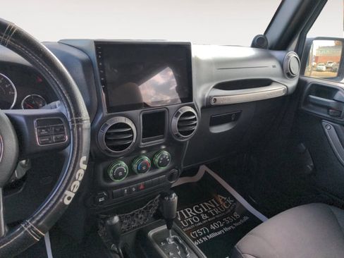 Used 2014 Jeep Wrangler Sport image 3