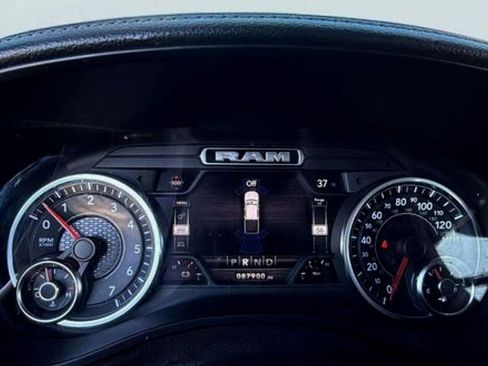 Used 2021 RAM 1500 Laramie w/ Sport Appearance Package image 11