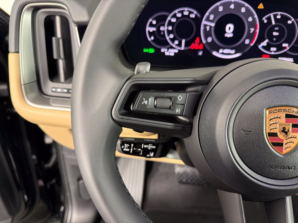 Certified 2026 Porsche Cayenne AWD/4WD image 28