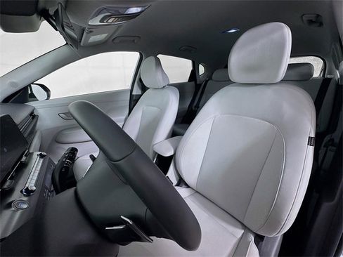 Used 2024 Hyundai Kona SEL w/ Convenience Package image 19