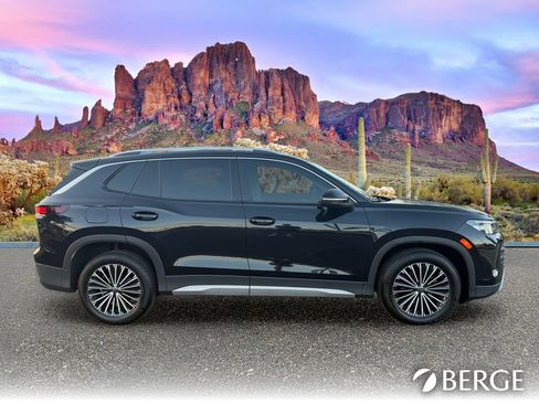 Used 2025 Volkswagen Tiguan S FWD image 8