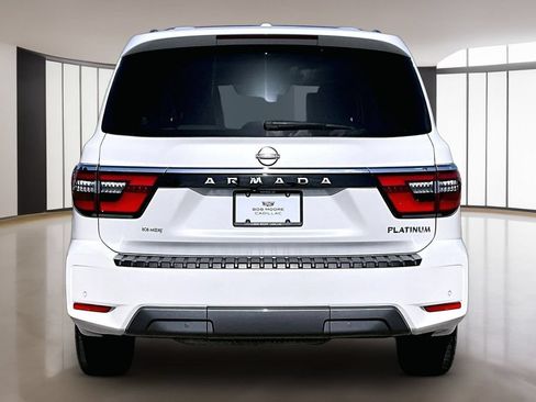 Used 2021 Nissan Armada Platinum w/ Captain's Chairs Package AWD/4WD image 4
