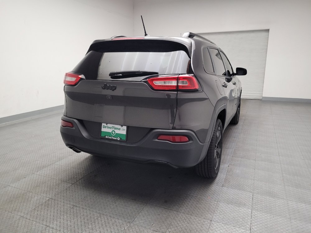 Used 2018 Jeep Cherokee Latitude w/ Altitude Package FWD image 7