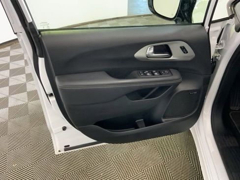 Used 2023 Chrysler Pacifica Limited w/ Uconnect Theater Family Group AWD/4WD image 24