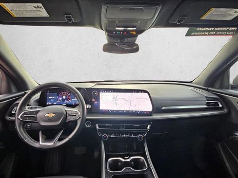 Used 2026 Chevrolet Traverse LT image 21