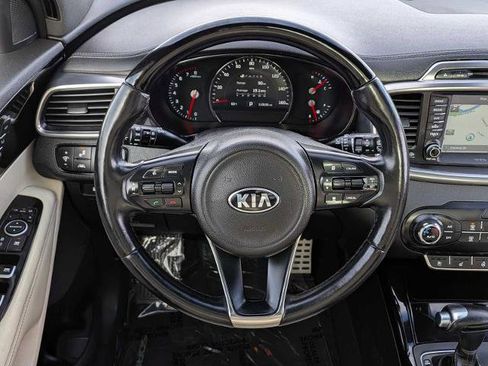 Used 2018 Kia Sorento SX image 30