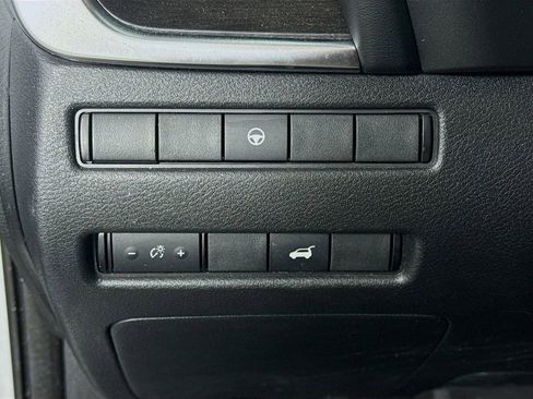 Used 2021 Nissan Rogue SL w/ Premium Package image 10