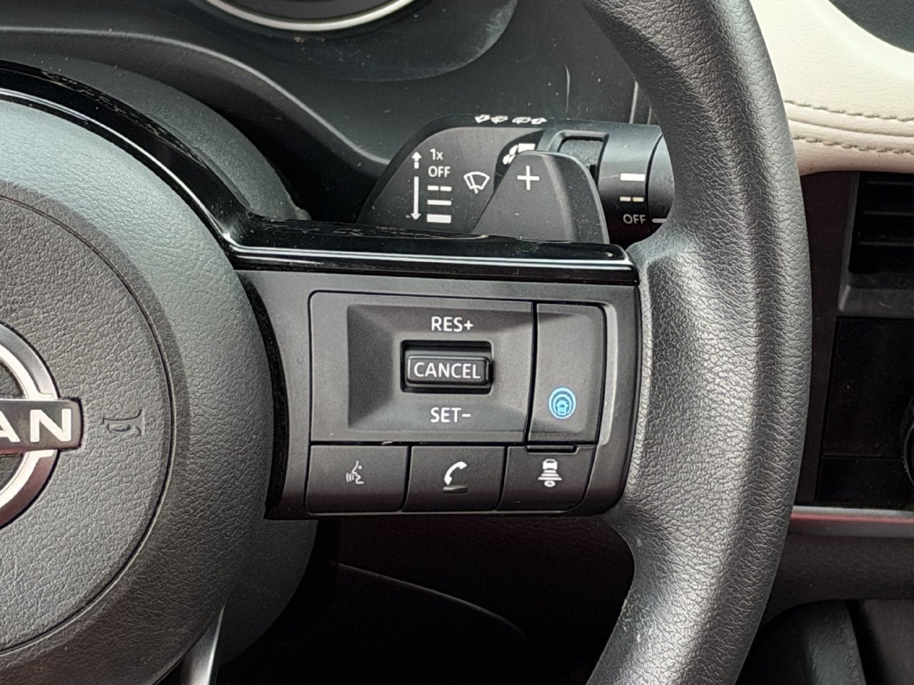 Used 2023 Nissan Rogue SV FWD image 15