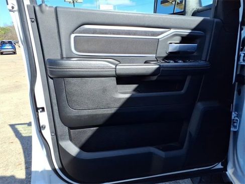 Used 2024 RAM 3500 Big Horn image 22