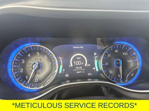 Used 2024 Chrysler Pacifica Touring-L image 17