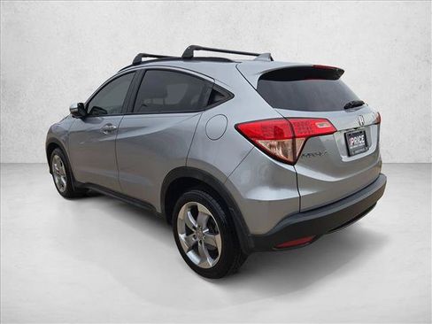 Used 2017 Honda HR-V EX image 2