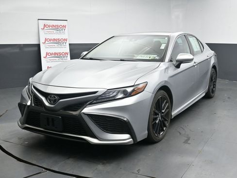 Used 2023 Toyota Camry XSE image 4