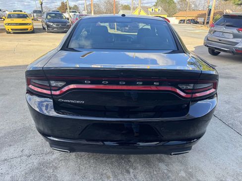 Used 2022 Dodge Charger SXT image 6
