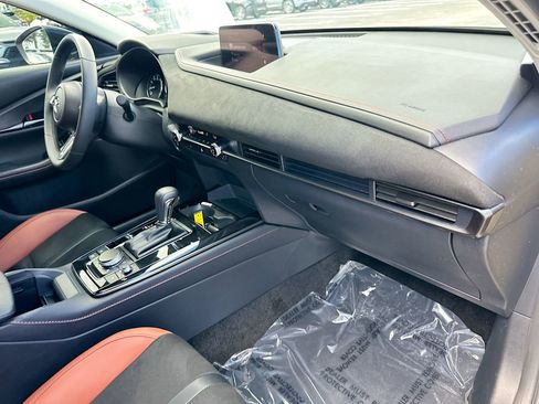 Used 2025 MAZDA CX-30 Carbon image 28
