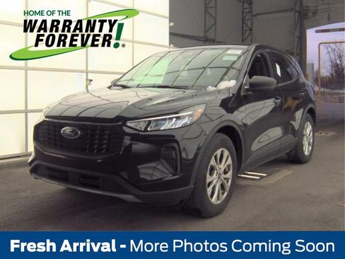 Used 2023 Ford Escape Active image 1