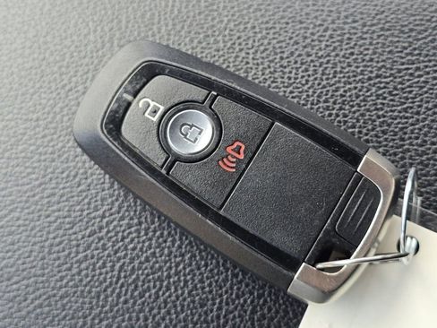Used 2018 Ford Explorer XLT AWD/4WD image 37