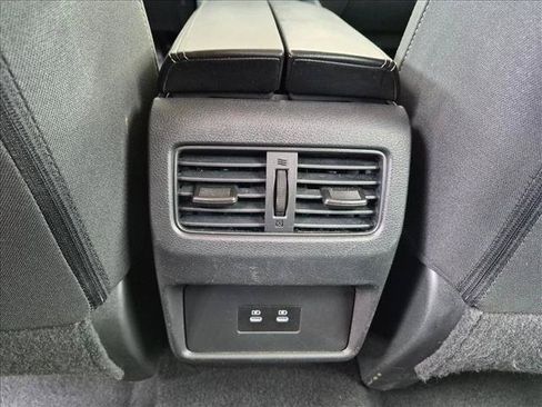 Used 2024 Nissan Rogue SV FWD image 16