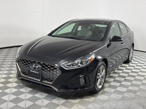 Used 2018 Hyundai Sonata SEL w/ Tech Package 04 FWD image 9