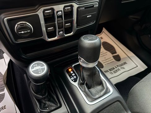 Used 2019 Jeep Wrangler Unlimited Sport S image 53