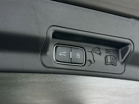 Used 2025 Ford Explorer Platinum w/ LUX Leather Package image 32