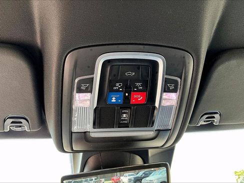 Used 2023 RAM 1500 Limited AWD/4WD image 17