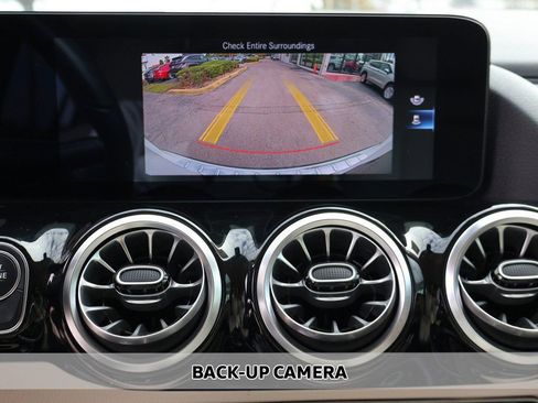 Used 2022 Mercedes-Benz GLA 250 w/ Premium Package Lite image 4