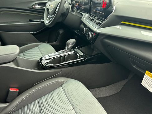 New 2026 Chevrolet Trax LT w/ Driver Confidence Package image 15