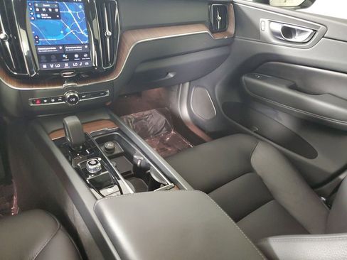 Certified 2023 Volvo XC60 B5 Plus w/ Protection Package Premier image 19