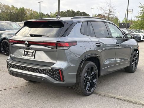 New 2026 Volkswagen Tiguan SE R-Line FWD image 5