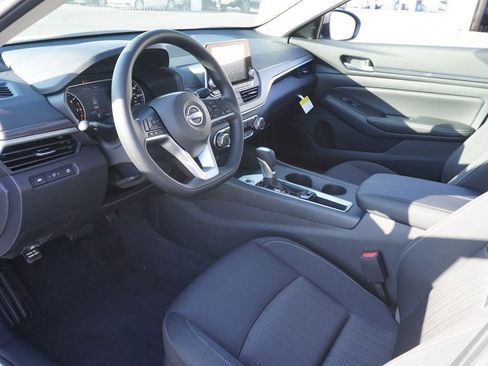 Certified 2025 Nissan Altima 2.5 SV image 16