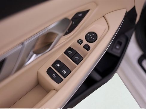 Used 2023 BMW 330i Sedan w/ Premium Package image 25