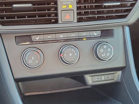 Certified 2024 Volkswagen Jetta Sport image 25