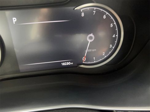 Used 2025 Genesis G70 2.5T image 61