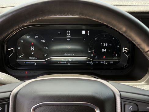 Used 2023 GMC Yukon Denali RWD image 18