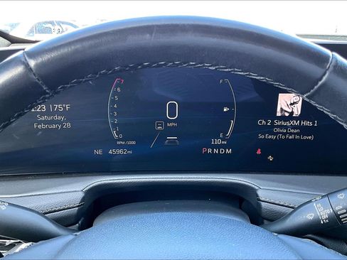 Used 2024 Cadillac XT4 Premium Luxury image 13