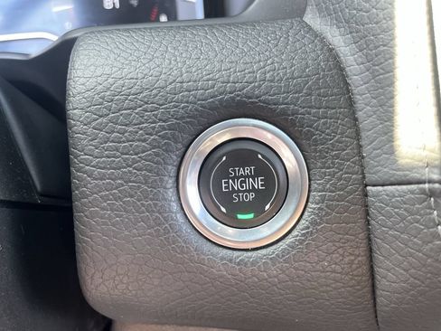 Used 2024 GMC Yukon Denali AWD/4WD image 15