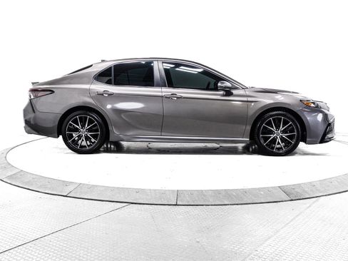 Certified 2021 Toyota Camry SE image 12