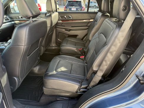 Used 2019 Ford Explorer Platinum image 13
