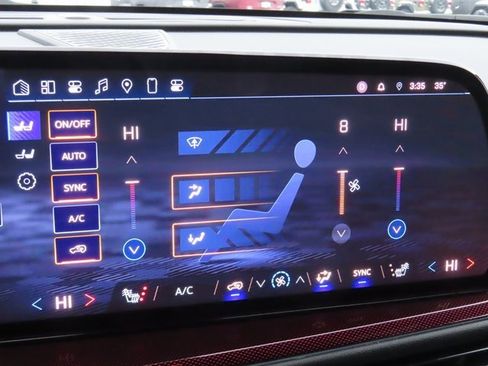 Used 2024 Chevrolet Traverse Z71 w/ Enhanced Driving Package image 35