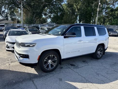 Used 2023 Jeep Grand Wagoneer 4WD image 7