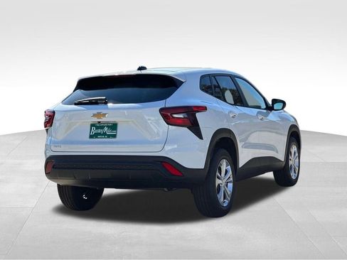 New 2026 Chevrolet Trax LS w/ LS Convenience Package image 12