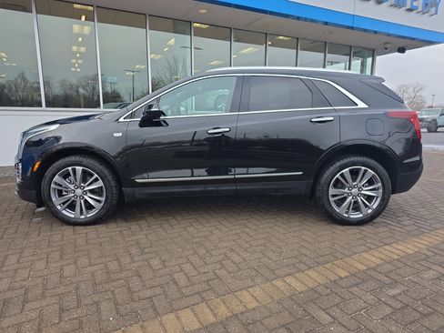 Used 2025 Cadillac XT5 Premium Luxury image 2