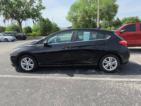 Used 2017 Chevrolet Cruze LT w/ Convenience Package FWD image 6