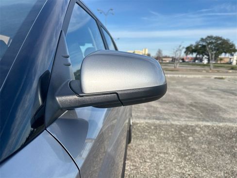 Used 2024 Hyundai Venue SE image 11