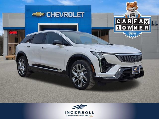 Used 2025 Cadillac Optiq Luxury 2 w/ LPO, Floor Liner Package AWD/4WD image 1