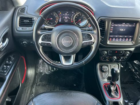 Used 2019 Jeep Compass Trailhawk image 14