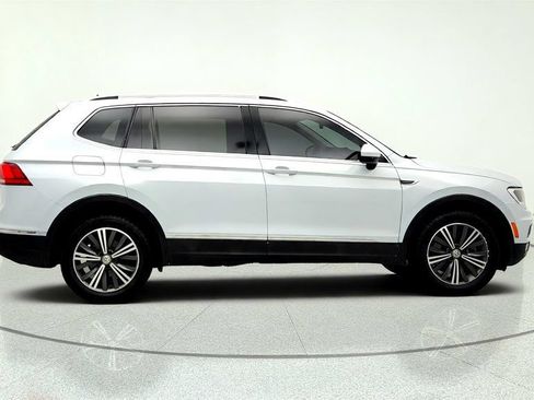 Used 2018 Volkswagen Tiguan SEL FWD image 4