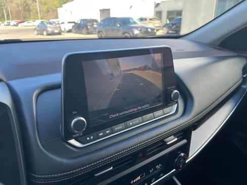 Used 2023 Nissan Rogue SV image 20